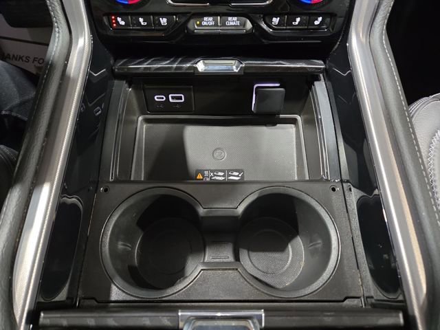 Used 2024 GMC Yukon XL Denali w/ Advanced Technology Package image 24