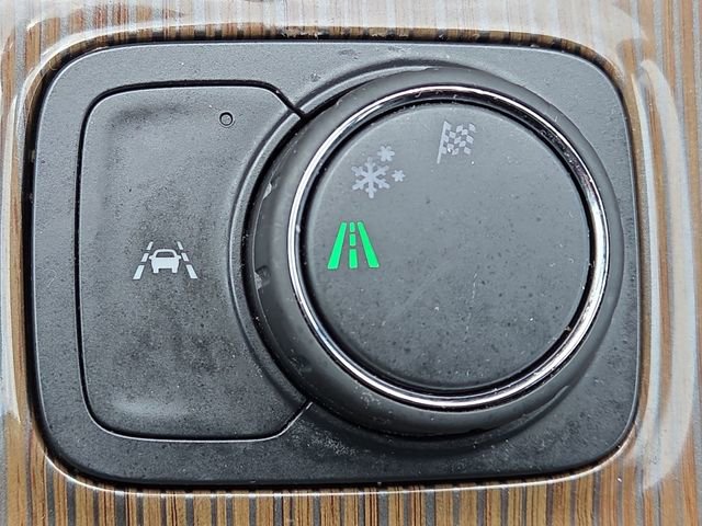 Certified 2023 GMC Acadia SLE w/ Driver Convenience Package image 37