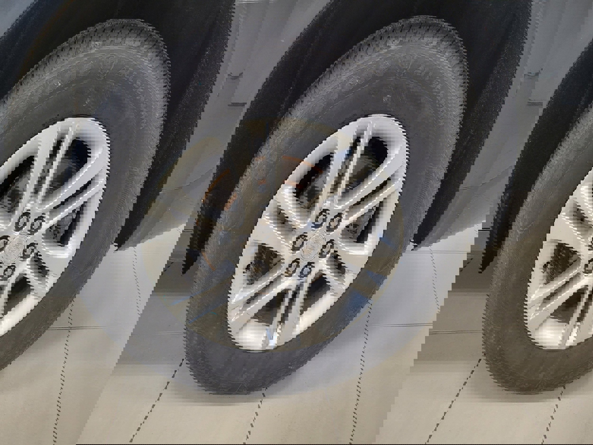 Used 2019 Buick Enclave Essence AWD/4WD image 7