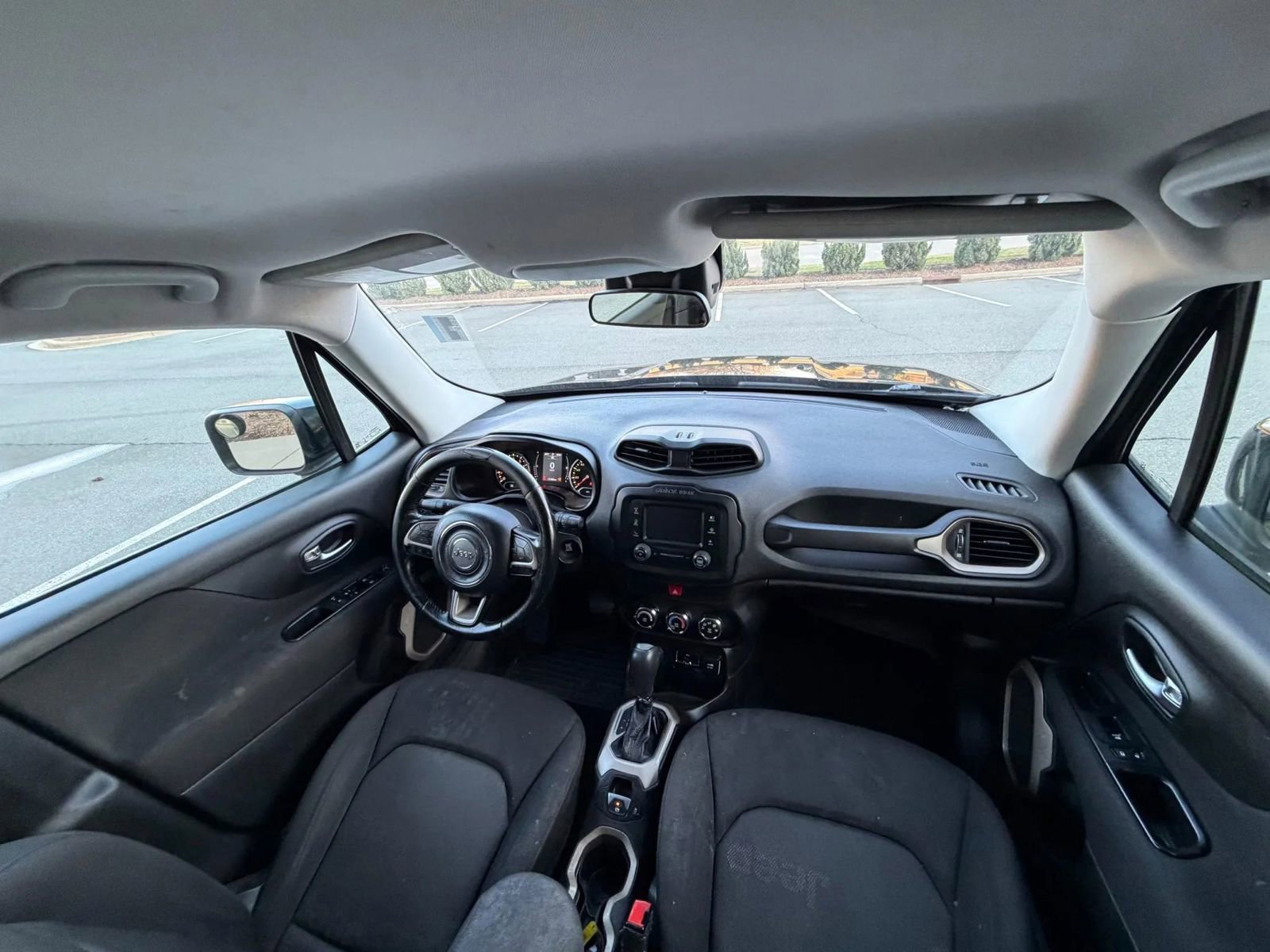 Used 2017 Jeep Renegade Latitude image 14