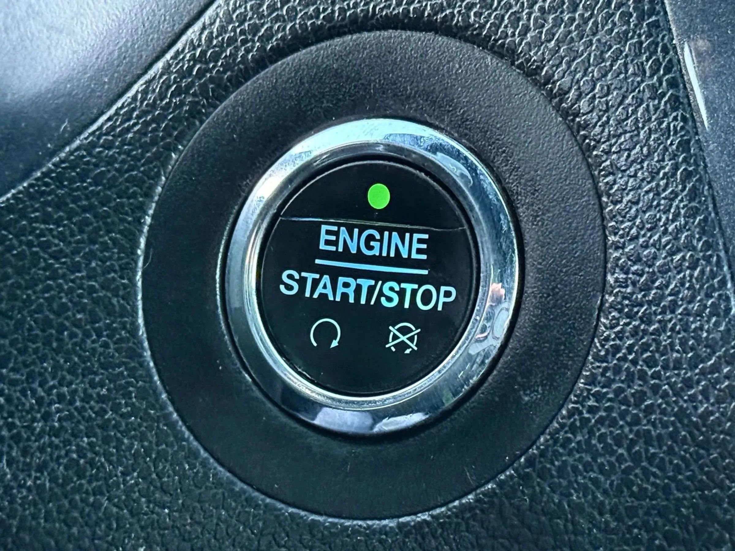 Used 2018 Ford Explorer Limited image 23