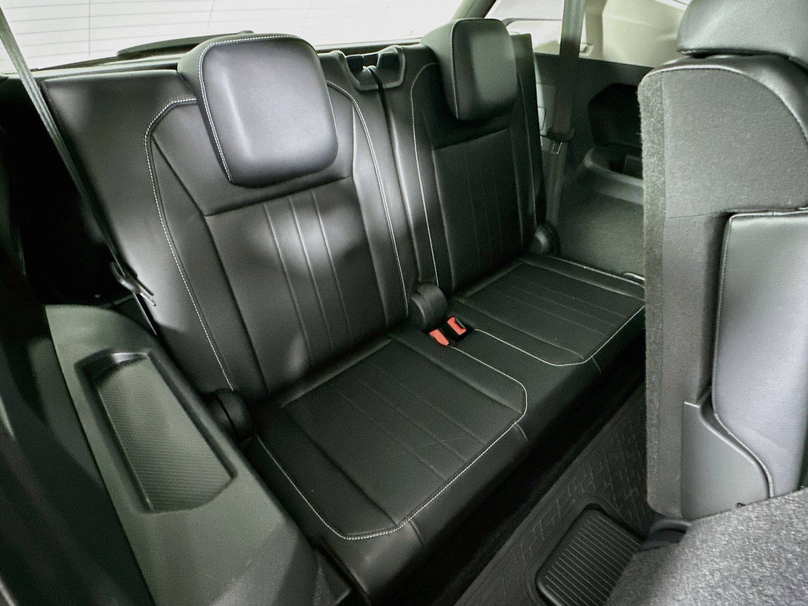 Used 2024 Volkswagen Tiguan SE FWD image 25