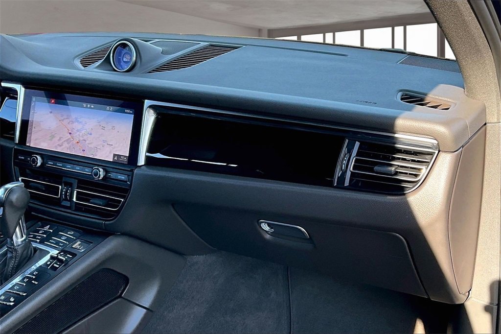 Used 2021 Porsche Macan image 17