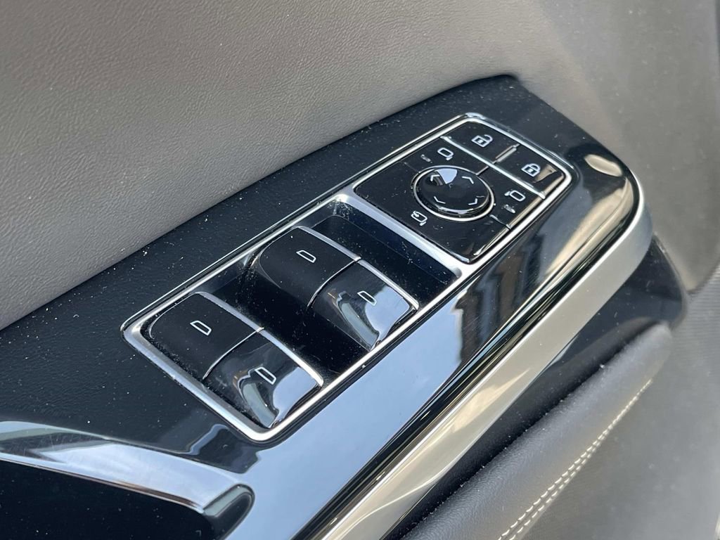 Certified 2025 Cadillac Escalade Sport w/ Touring Package AWD/4WD image 28