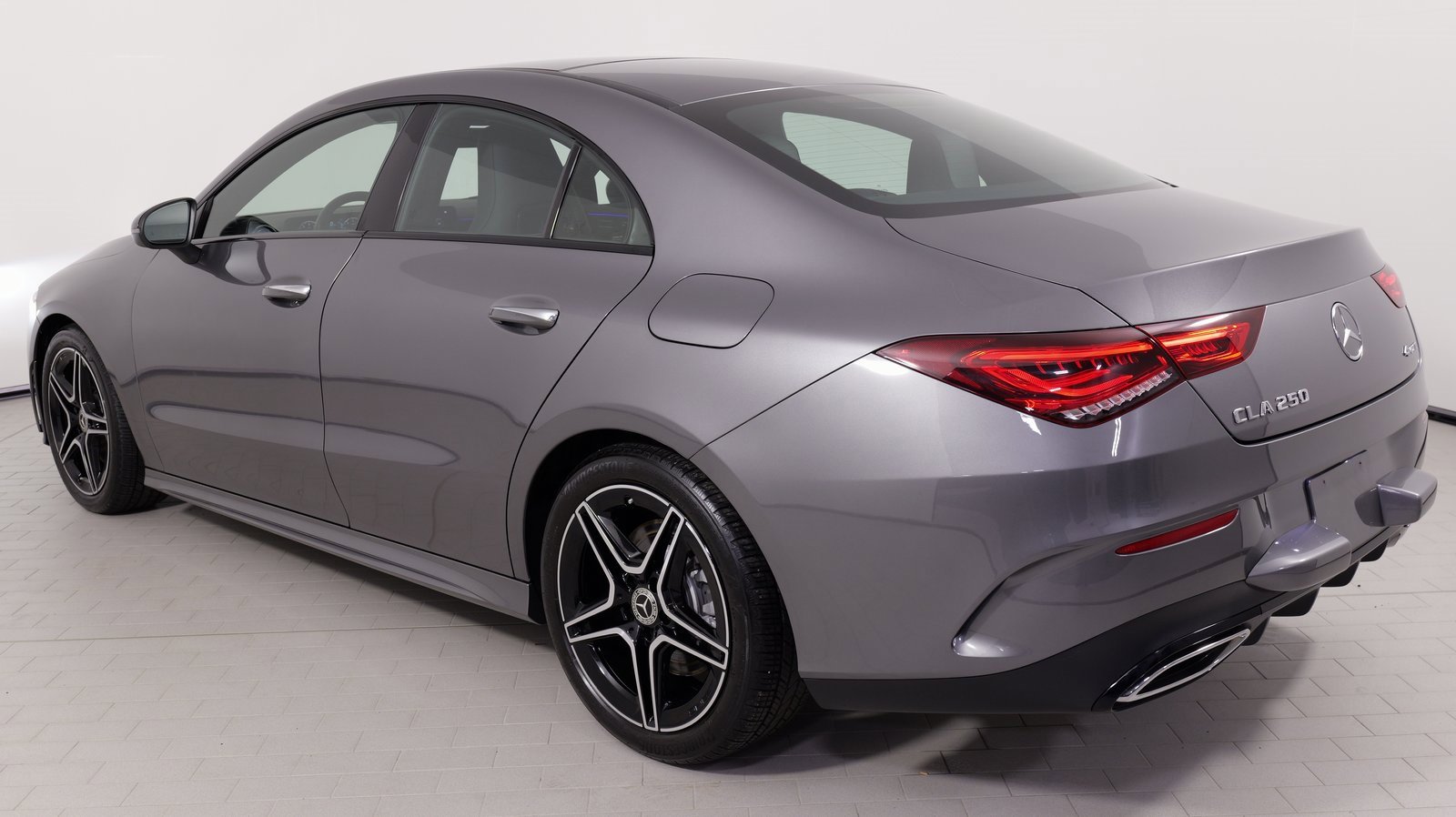 Used 2023 Mercedes-Benz CLA 250 4MATIC image 17