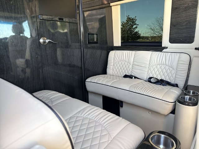 Used 2022 Mercedes-Benz Sprinter 2500 image 21
