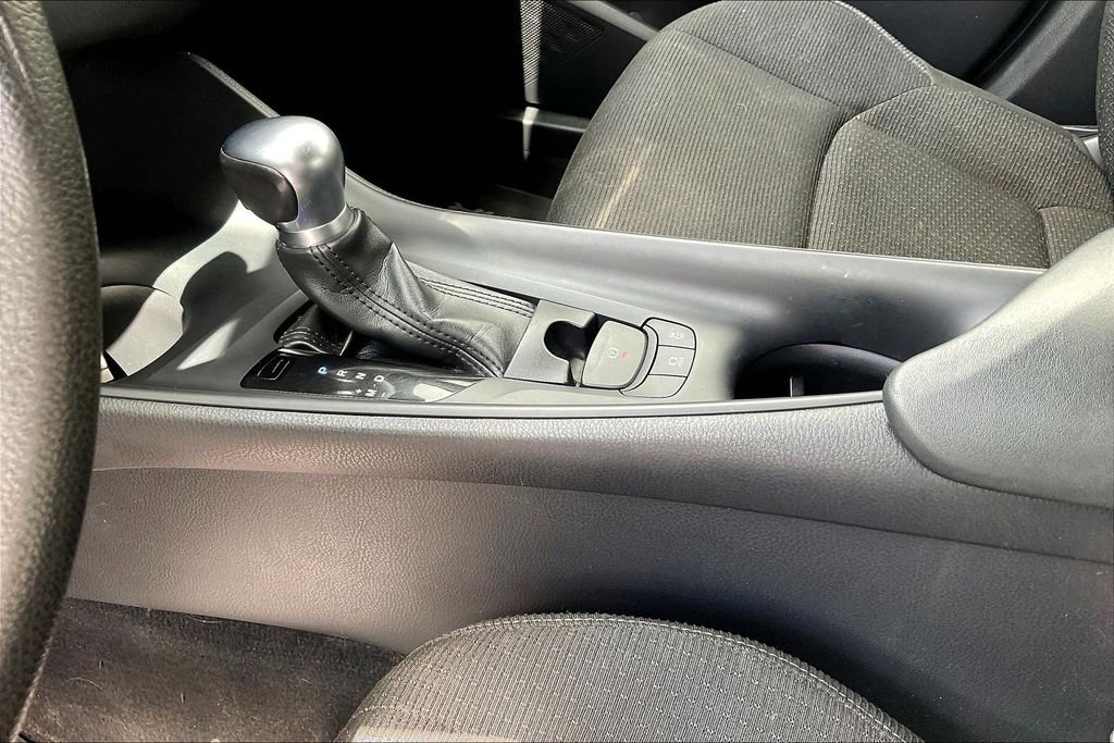 Used 2019 Toyota C-HR LE FWD image 17