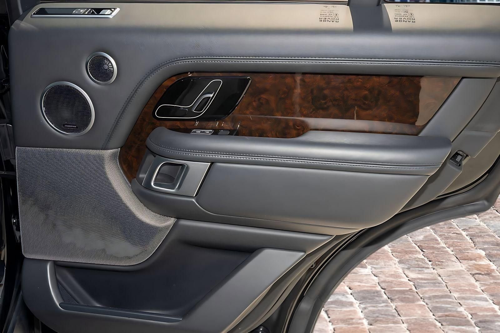 Used 2022 Land Rover Range Rover Westminster Edition image 16