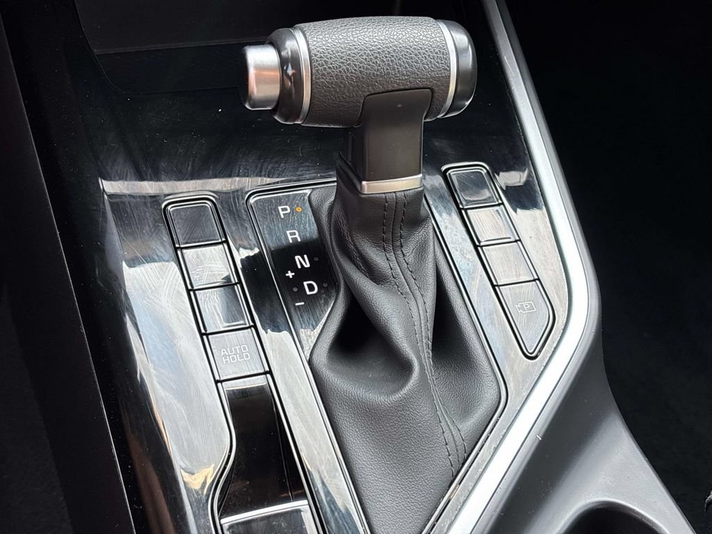Certified 2023 Kia Niro LX FWD image 24