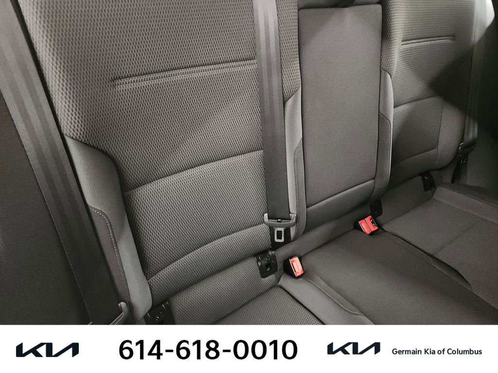 Used 2016 Volkswagen Golf S image 19