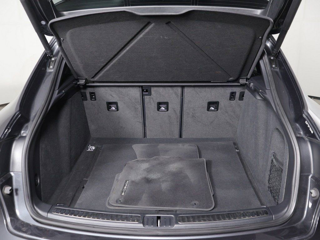 Used 2023 Porsche Macan S image 19