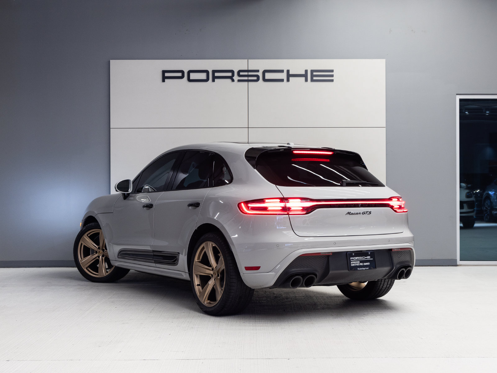 Used 2024 Porsche Macan GTS AWD/4WD image 3