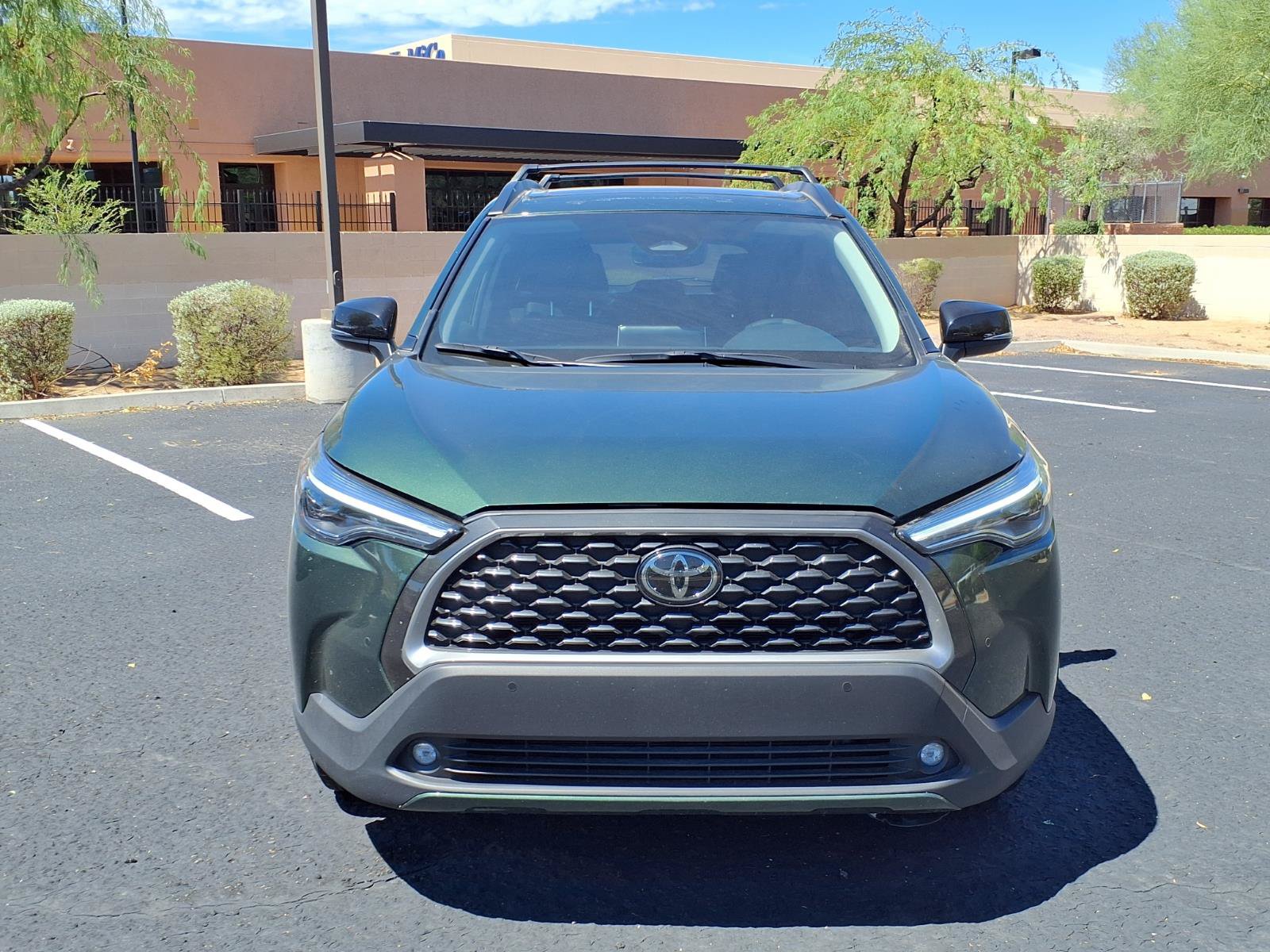 Used 2025 Toyota Corolla Cross XLE w/ Convenience Package FWD image 2