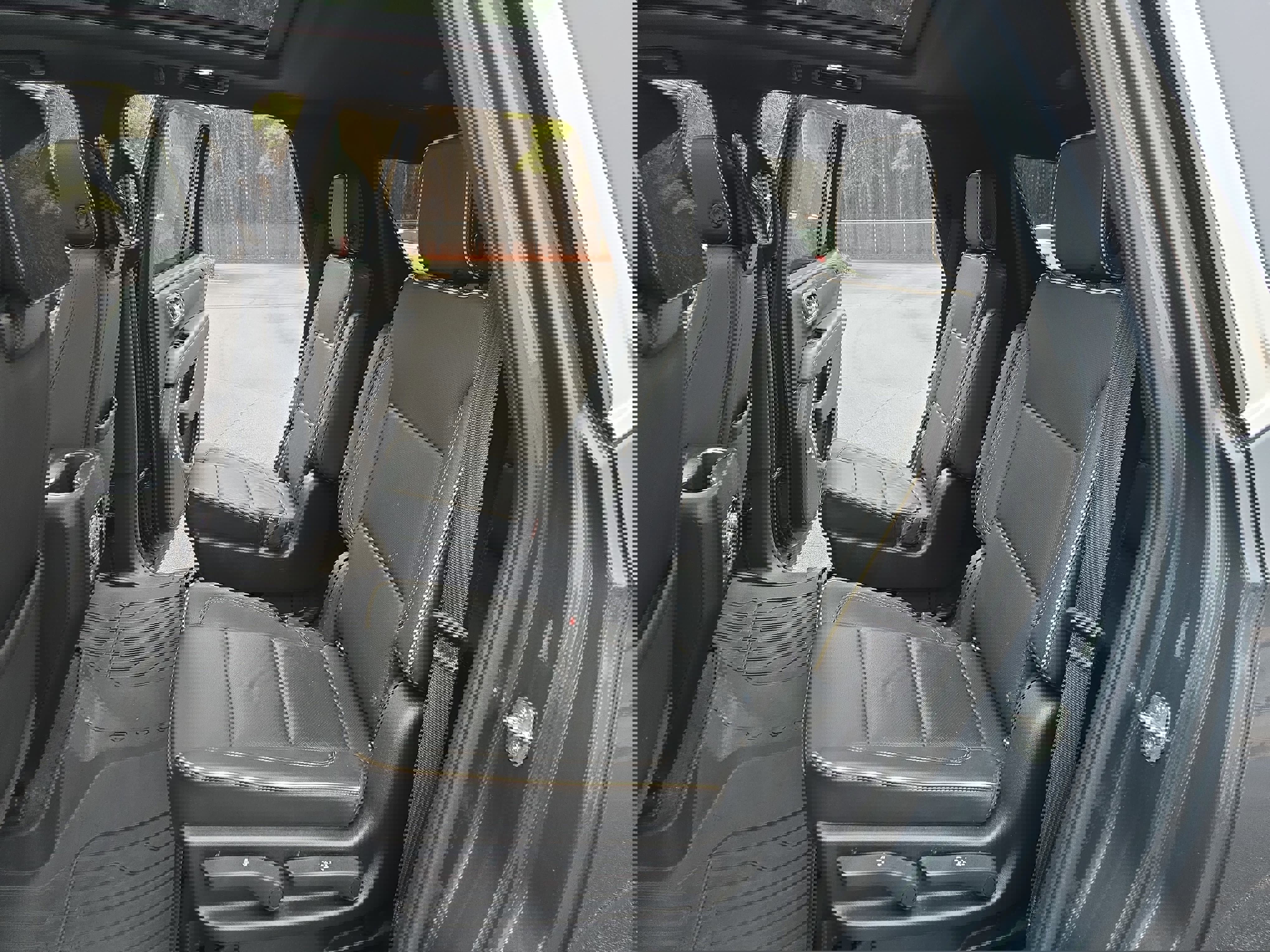 Used 2021 GMC Yukon SLT w/ SLT Premium Package image 16