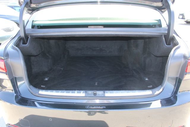 Certified 2022 Lexus LS 500 w/ Accessory Package (Z2) RWD image 8