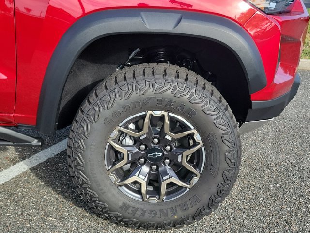 New 2026 Chevrolet Colorado ZR2 w/ Technology Package AWD/4WD image 5