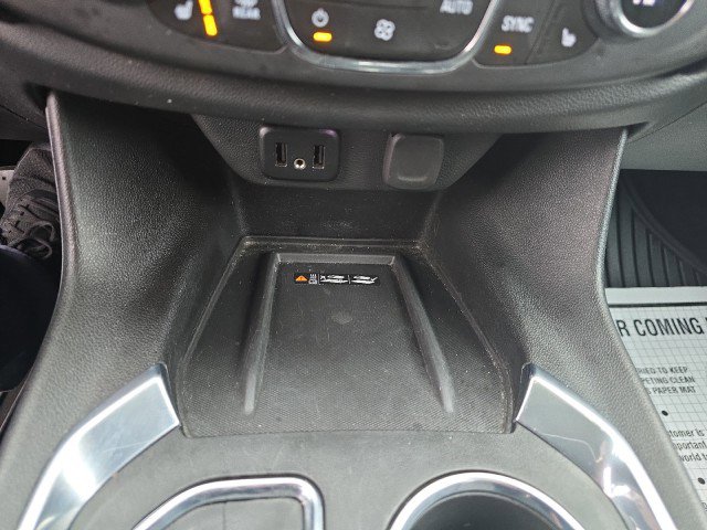 Used 2023 Chevrolet Traverse LT image 22