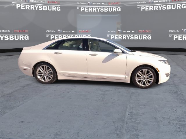 Used 2013 Lincoln MKZ FWD image 9