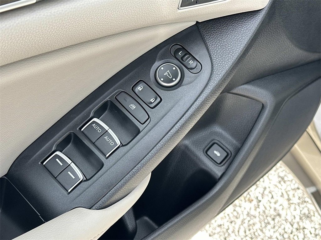 Used 2018 Honda Accord EX-L image 18