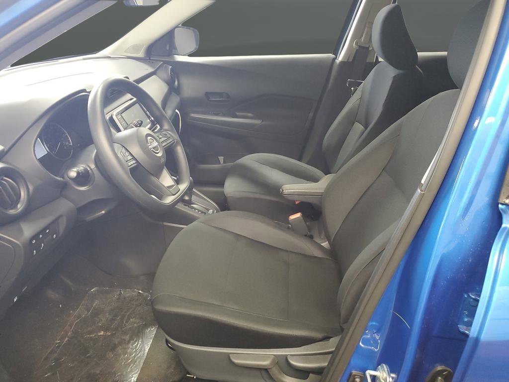 New 2025 Nissan Kicks Play S image 4