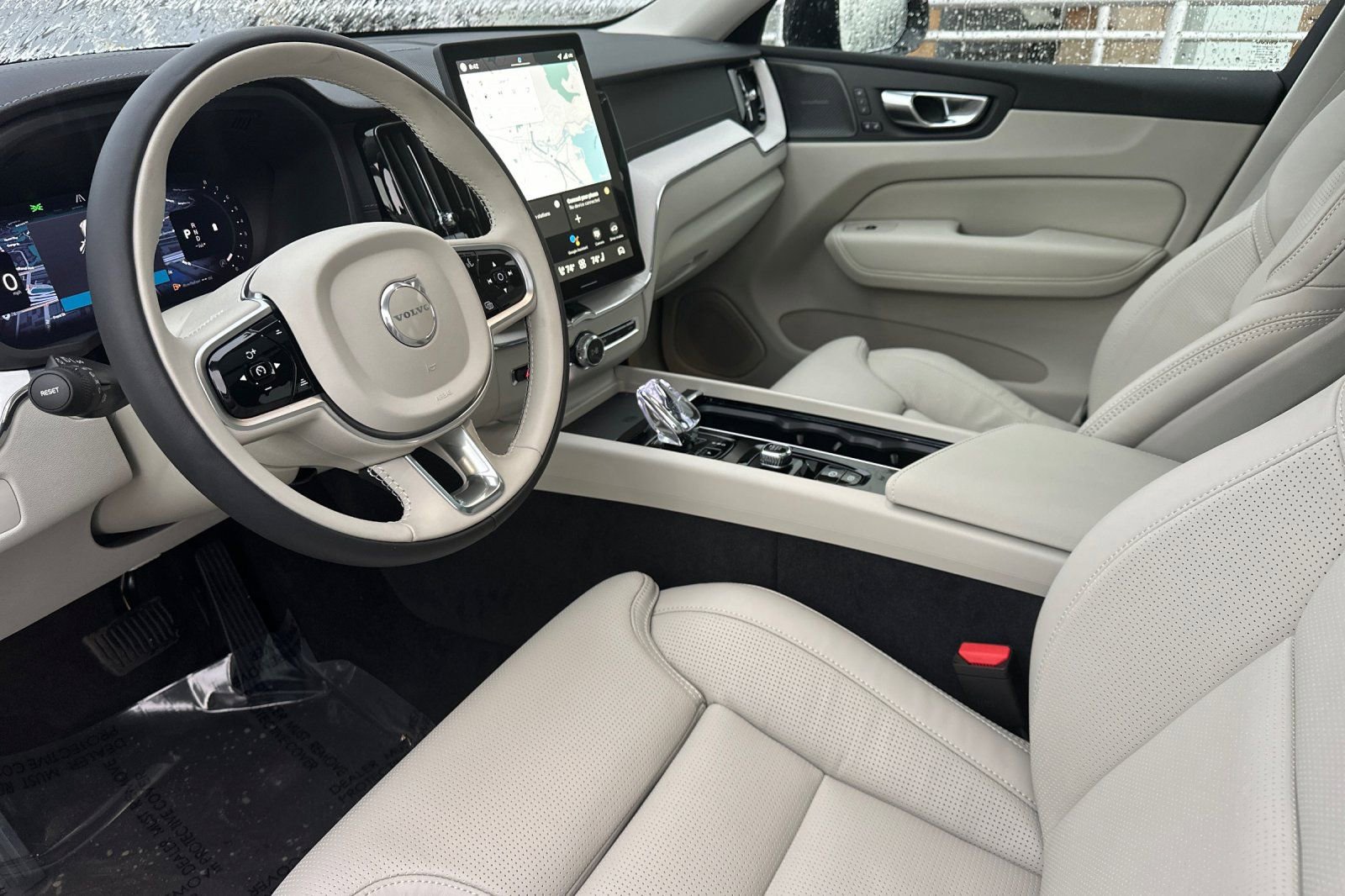 New 2026 Volvo XC60 B5 Ultra w/ Protection Package Premier image 13