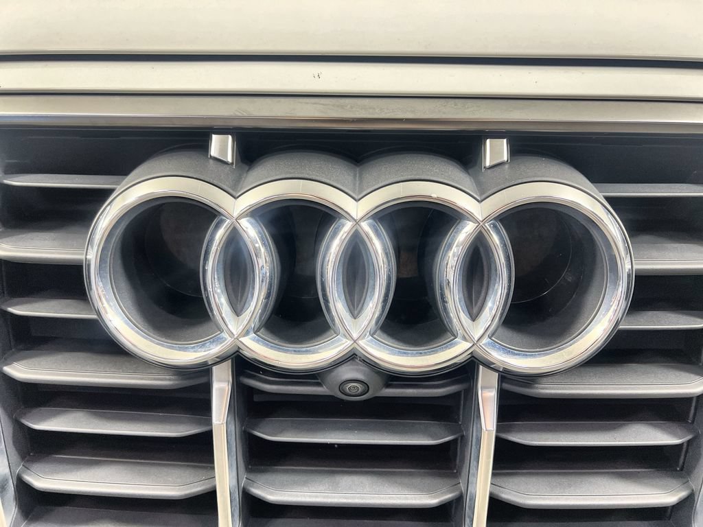 Used 2023 Audi Q7 3.0T Premium Plus AWD/4WD image 32