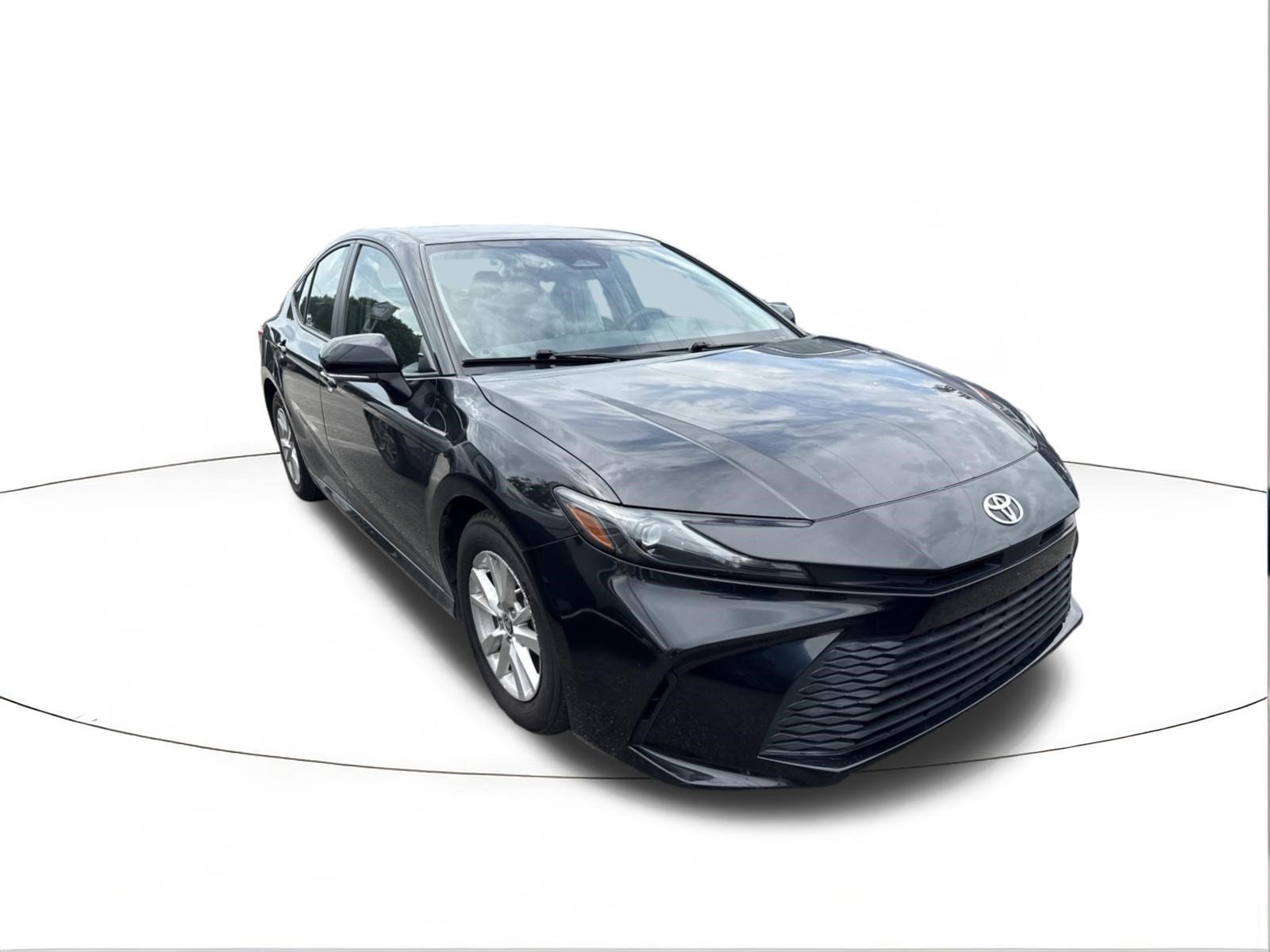 Used 2025 Toyota Camry LE FWD image 1