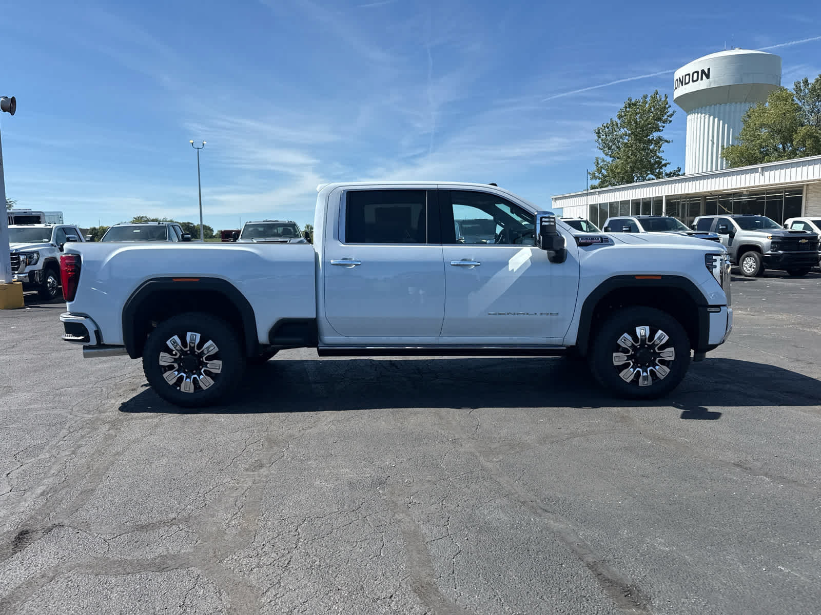 New 2026 GMC Sierra 3500 Denali w/ Denali Reserve Package AWD/4WD image 6