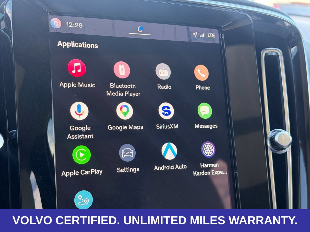 Certified 2024 Volvo XC40 B5 Ultimate w/ Protection Package Premier AWD/4WD image 31