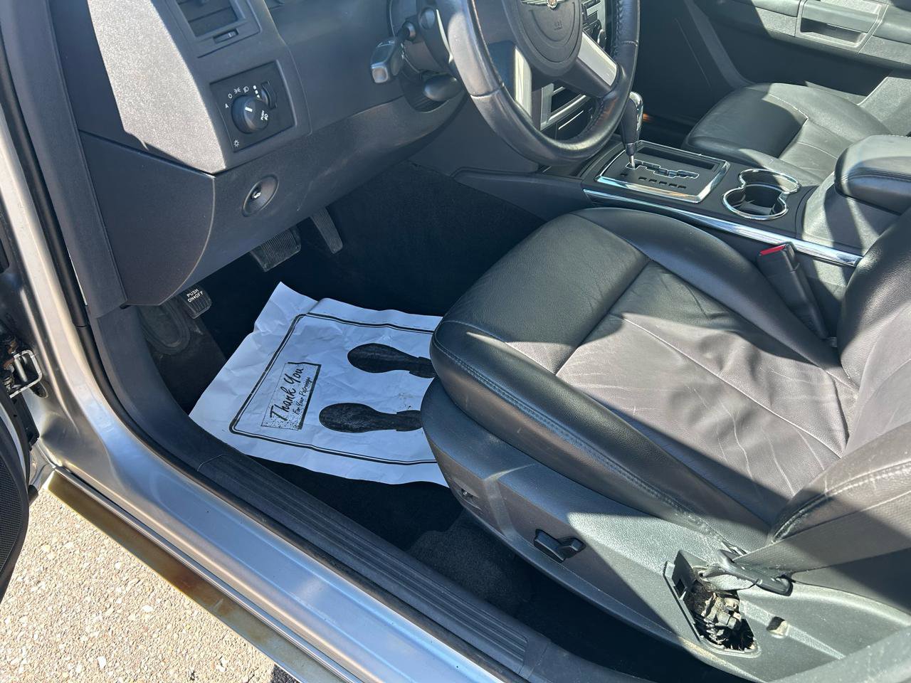 Used 2010 Chrysler 300 Touring RWD image 10