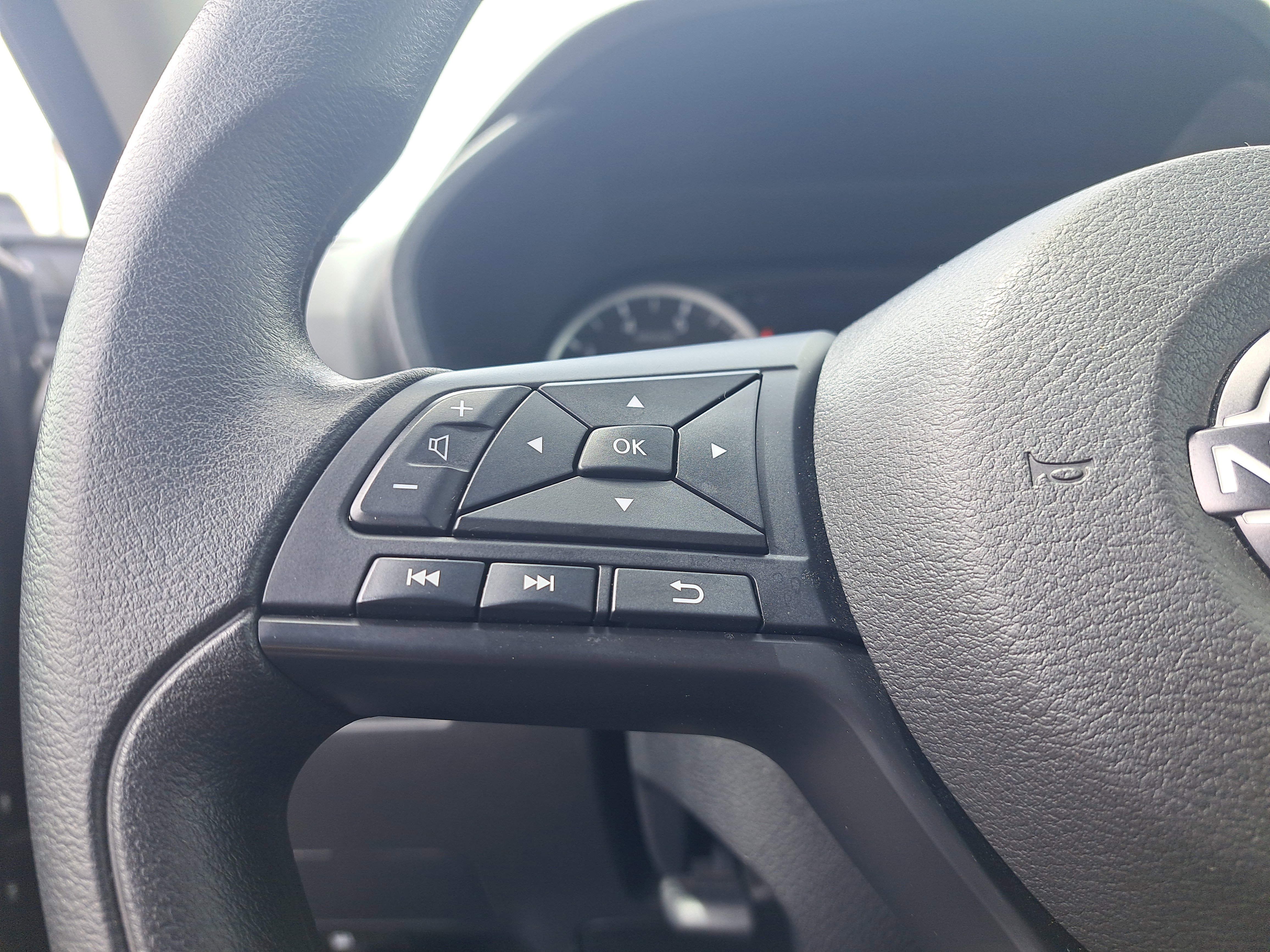 Used 2025 Nissan Sentra S image 19