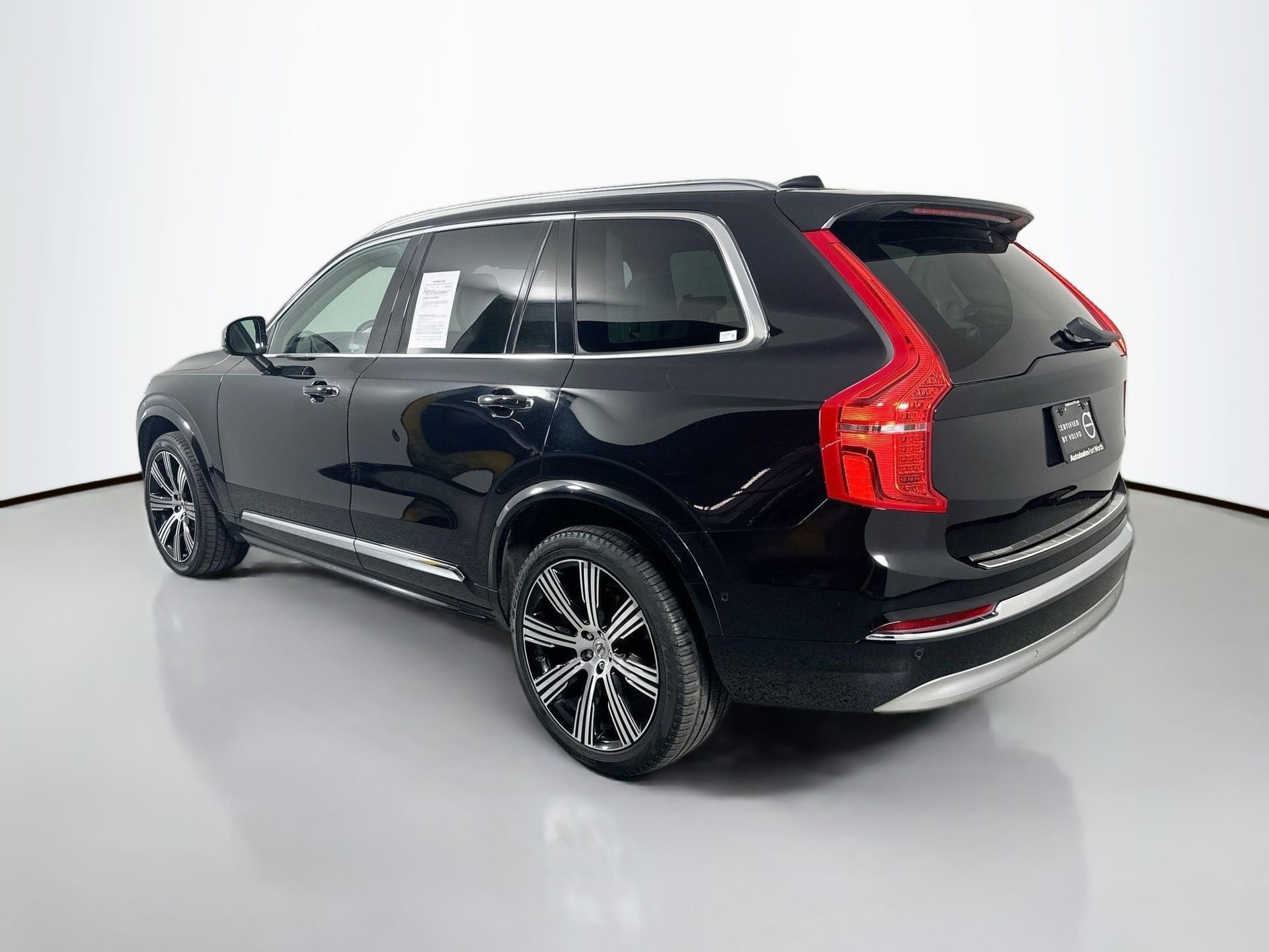 Certified 2024 Volvo XC90 B5 Plus image 8