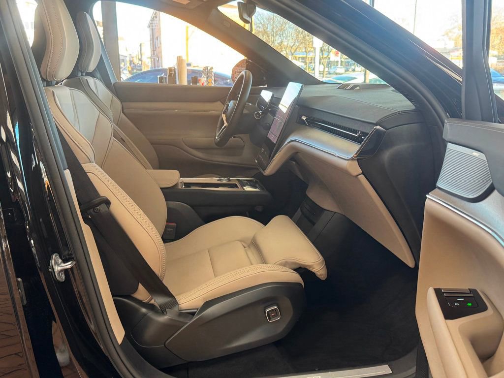 Used 2025 Volvo EX90 Plus image 21