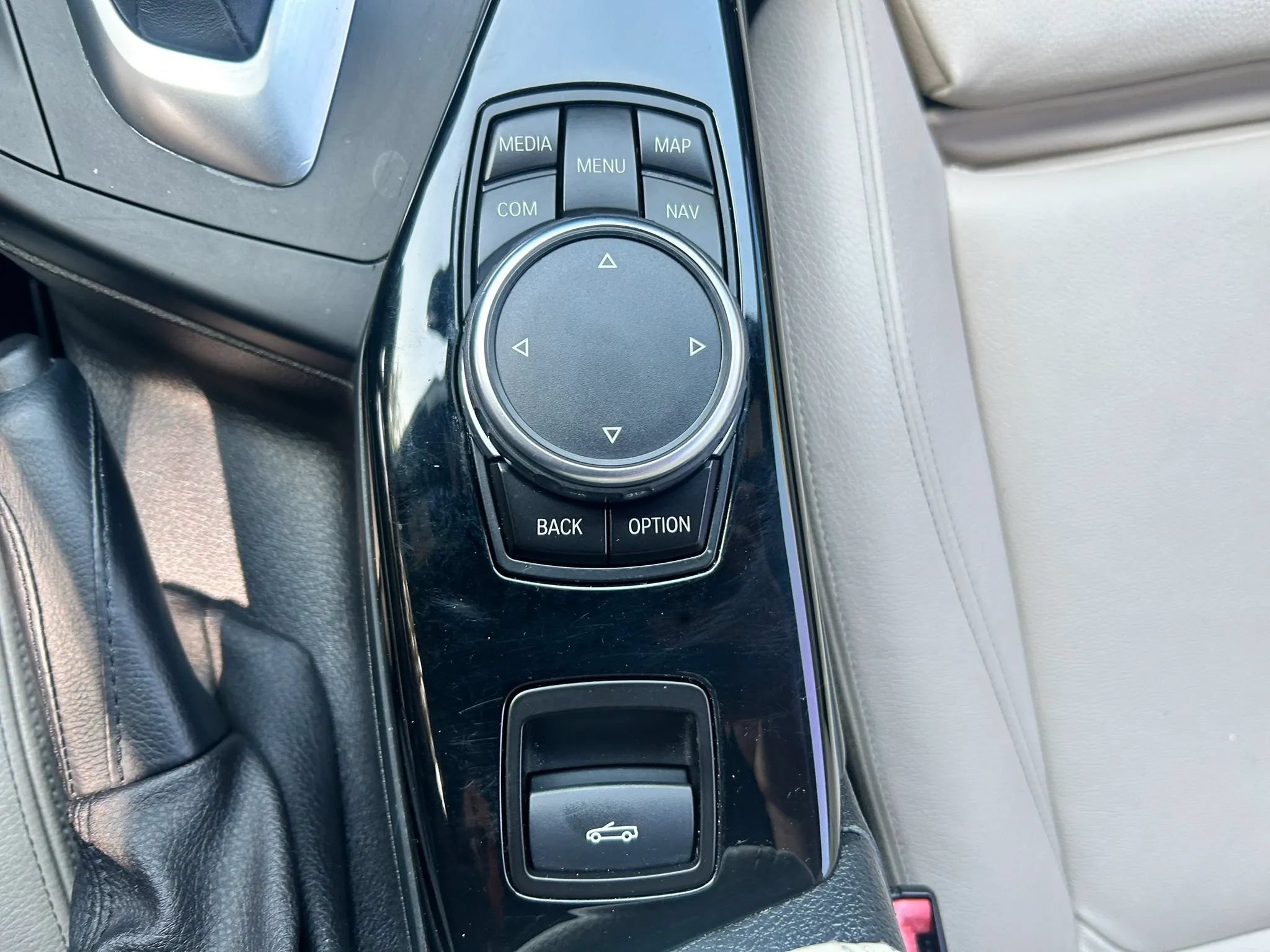 Used 2017 BMW 230i Convertible RWD image 26