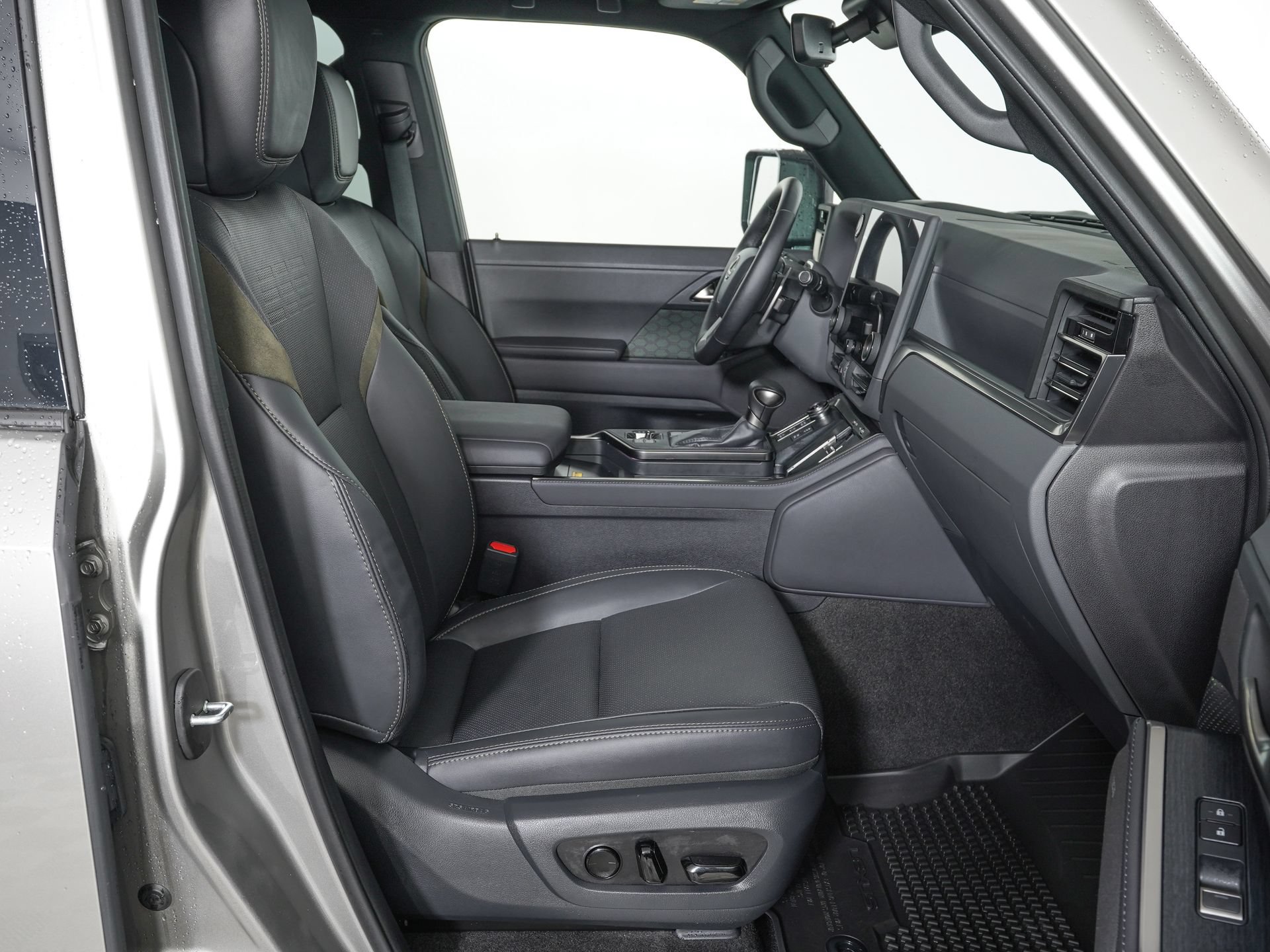 Used 2024 Lexus GX 550 AWD/4WD image 9