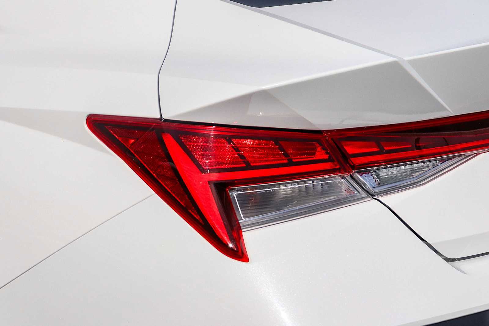 New 2026 Hyundai Elantra Limited FWD image 9