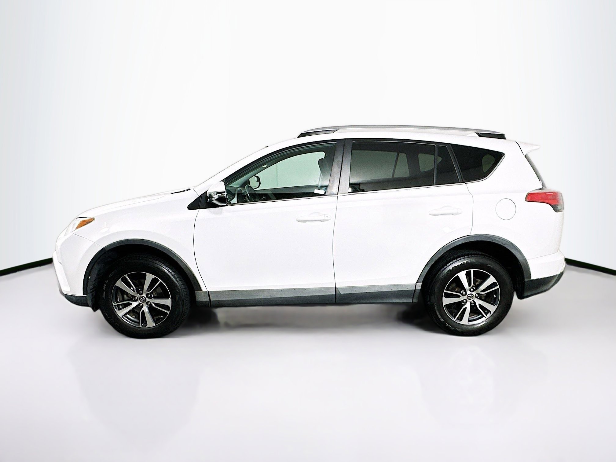 Used 2016 Toyota RAV4 XLE image 4