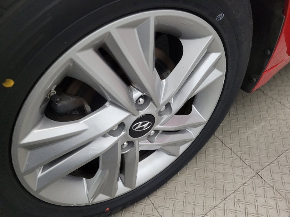 Used 2020 Hyundai Elantra SEL image 31