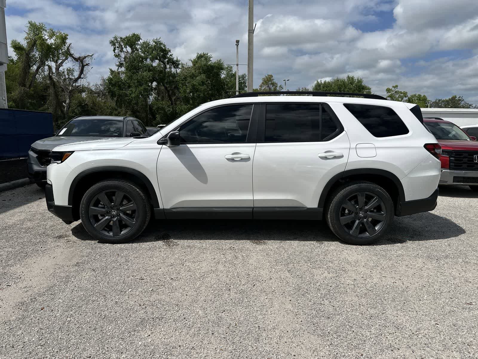 New 2026 Honda Pilot Sport image 4