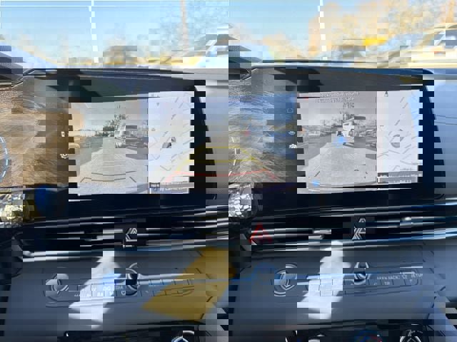 Used 2024 Hyundai Elantra SEL image 28