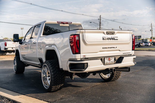 Used 2025 GMC Sierra 2500 Denali Ultimate image 6