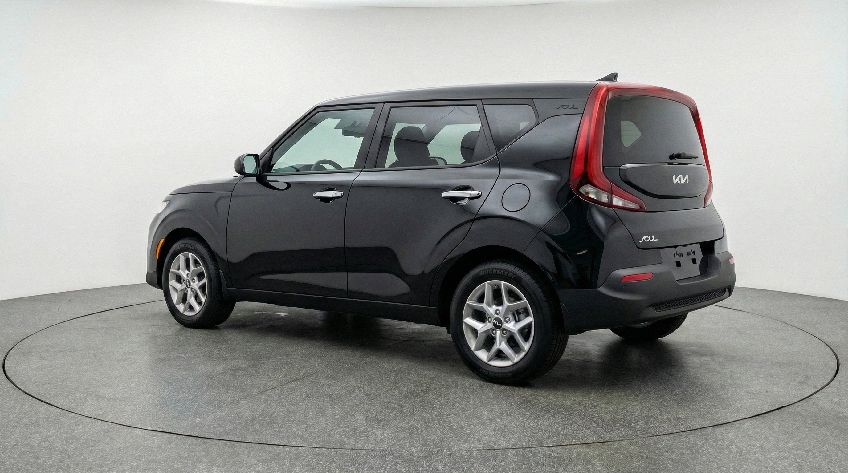 Used 2025 Kia Soul LX w/ LX Technology Package image 6