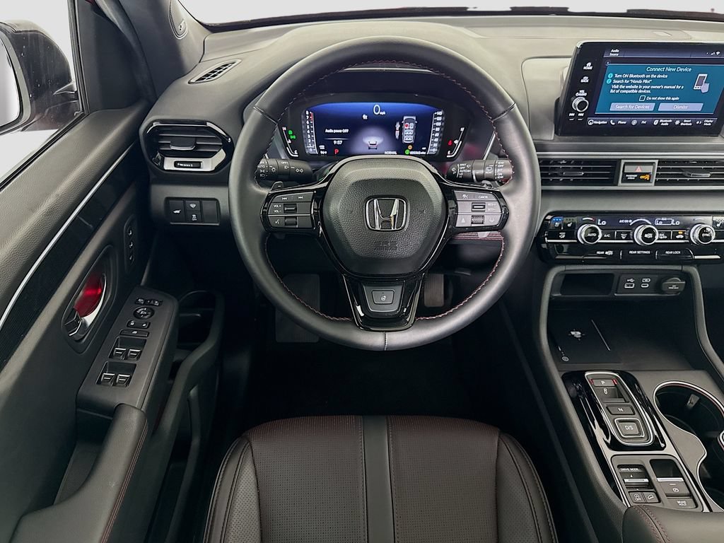 Certified 2025 Honda Pilot Black Edition image 10