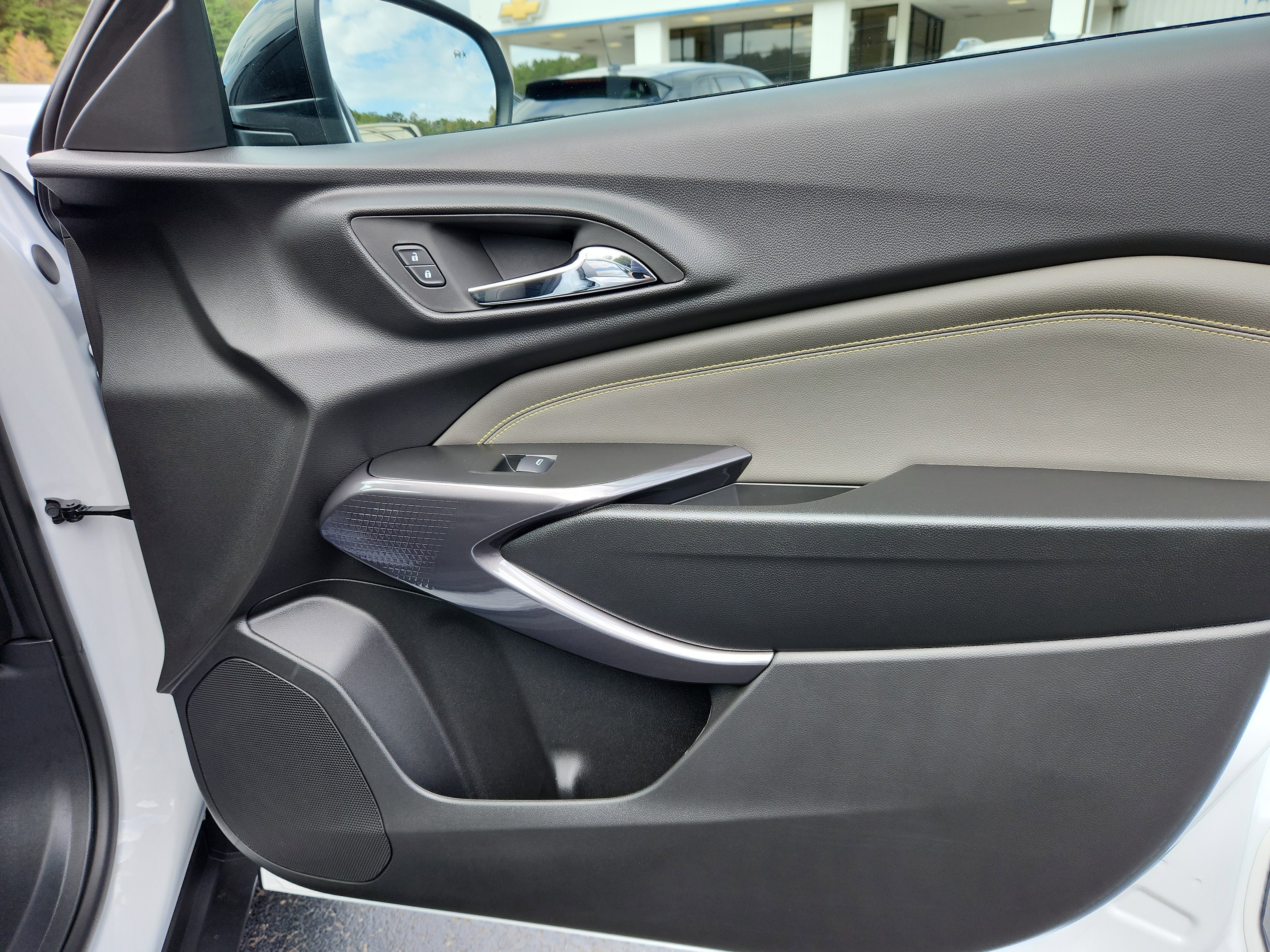 New 2026 Chevrolet Trax ACTIV w/ Driver Confidence Package FWD image 24