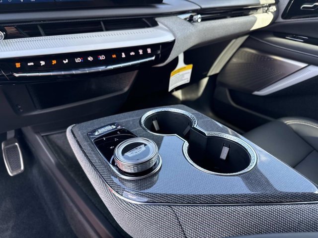 Certified 2025 Cadillac Optiq Sport 1 AWD/4WD image 23