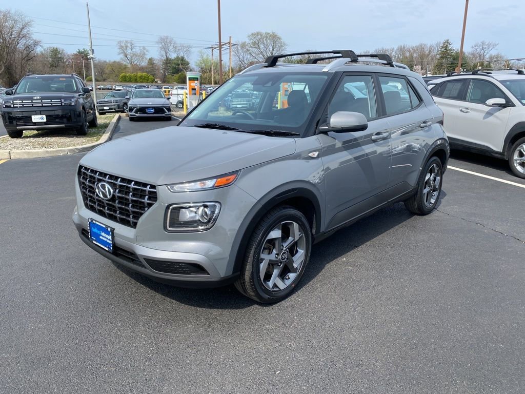 Certified 2022 Hyundai Venue SEL image 6