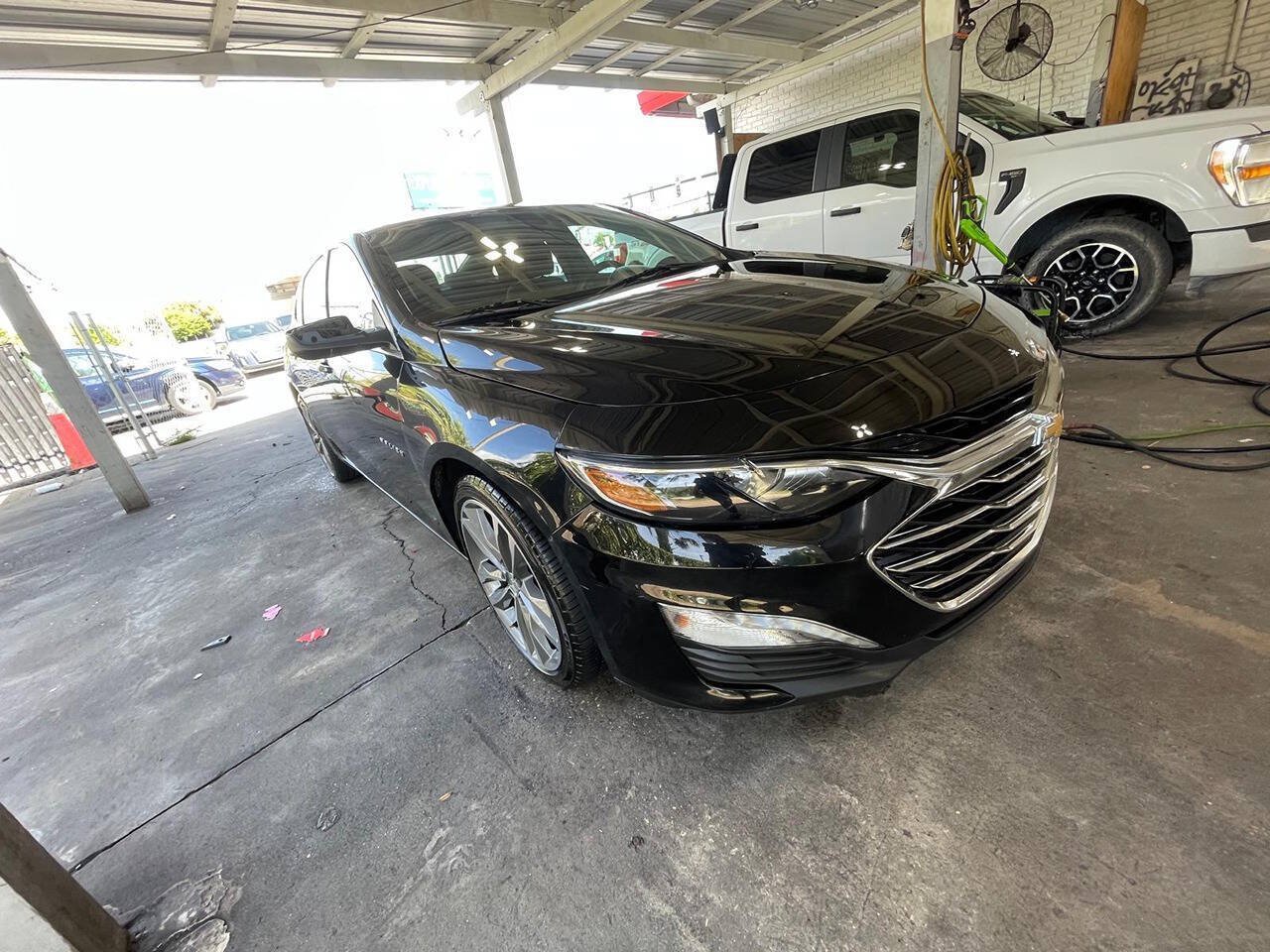 Used 2021 Chevrolet Malibu LT FWD image 3