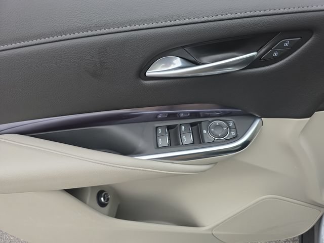 Certified 2023 Cadillac XT4 Luxury w/ Cold Weather Package FWD image 5