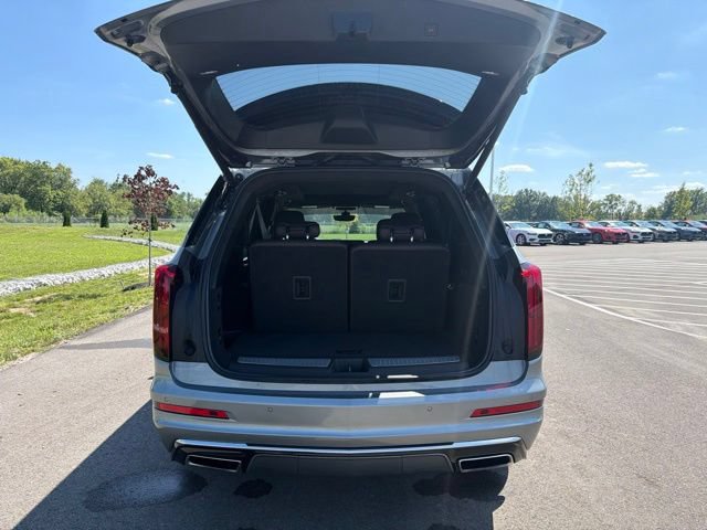 Used 2023 Cadillac XT6 Premium Luxury w/ Technology Package FWD image 9