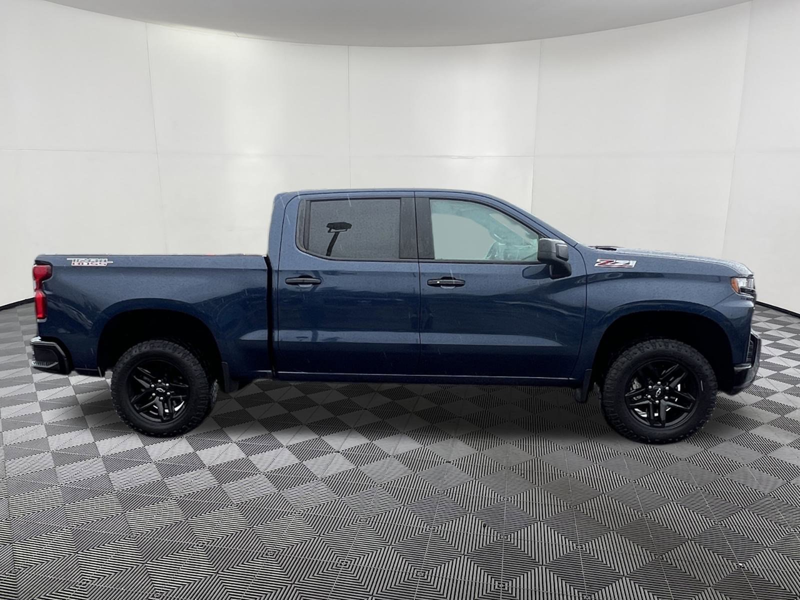 Used 2021 Chevrolet Silverado 1500 LT Trail Boss w/ Convenience Package II image 7